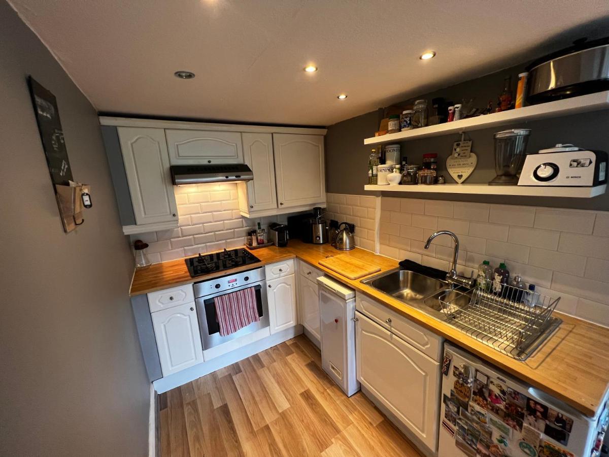 1 Bedroom Flat In Tolcross, Glasgow Top Floor. Eksteriør bilde